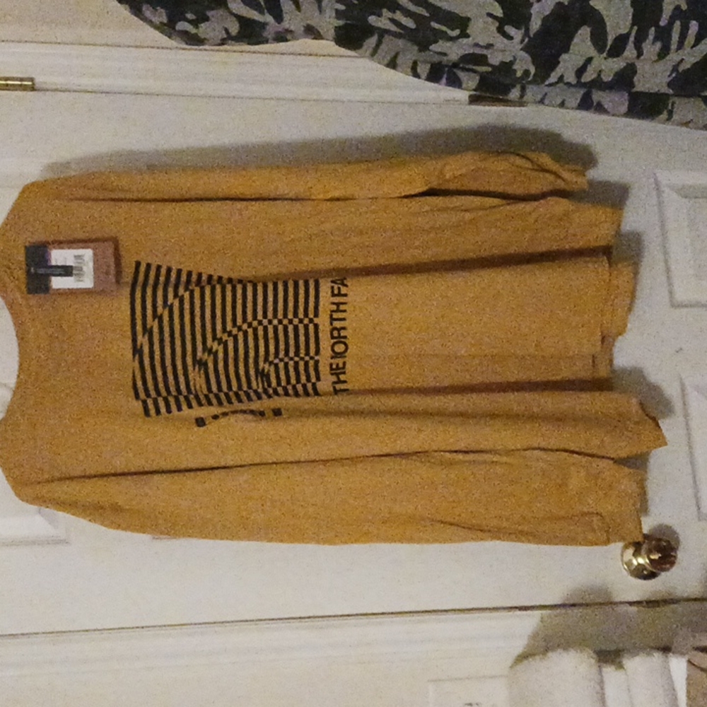 Long sleeve north face shirt